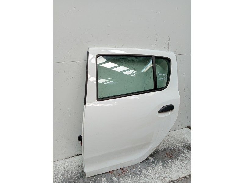 Recambio de puerta trasera izquierda para dacia sandero referencia OEM IAM   5P
