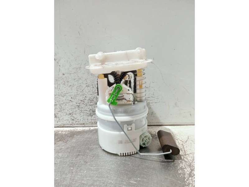 Recambio de bomba combustible para dacia sandero referencia OEM IAM 172022377R 09746529900 