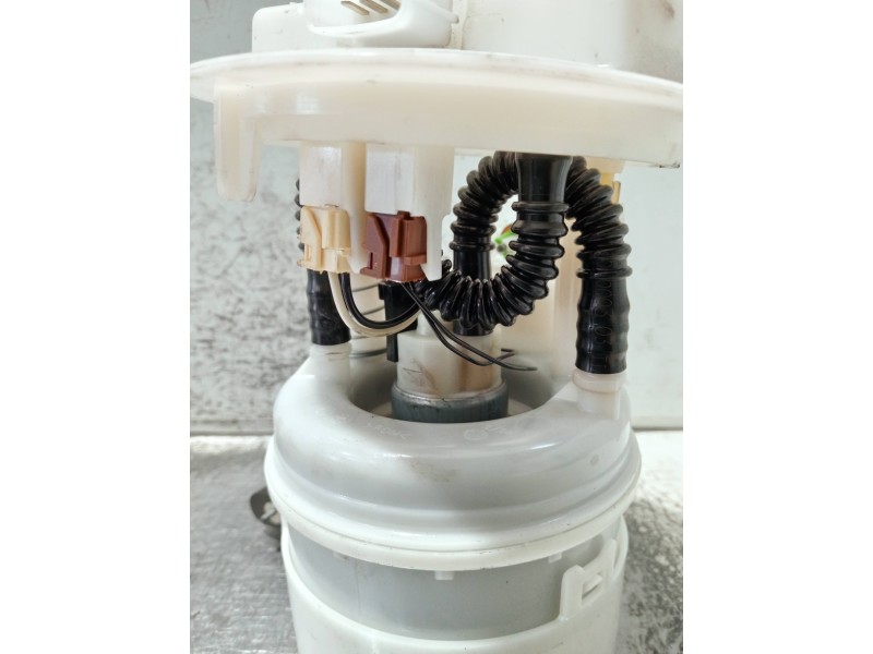 Recambio de bomba combustible para dacia sandero referencia OEM IAM 172022377R 09746529900 