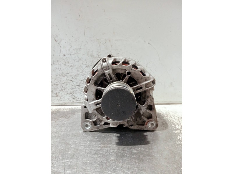 Recambio de alternador para dacia sandero referencia OEM IAM 231007582R 2710910A NRG9S017