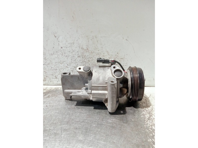 Recambio de compresor aire acondicionado para dacia sandero referencia OEM IAM 926000287R T22318BA 