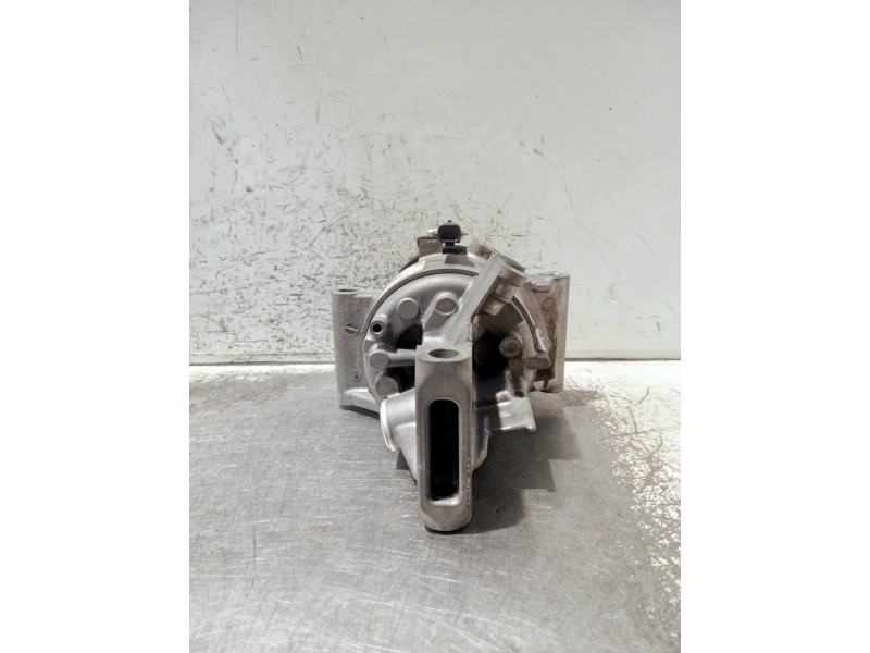 Recambio de compresor aire acondicionado para dacia sandero referencia OEM IAM 926000287R T22318BA 