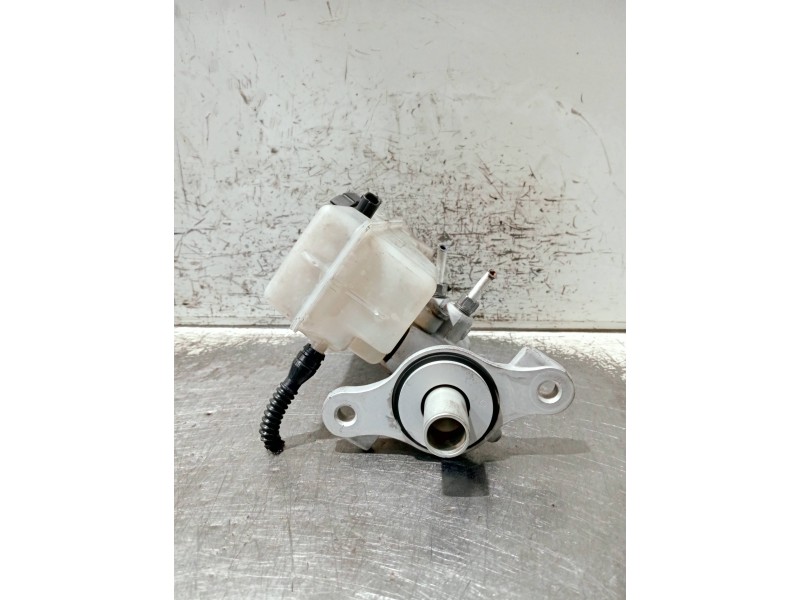 Recambio de bomba freno para dacia sandero referencia OEM IAM 460915125R 1070529S01 