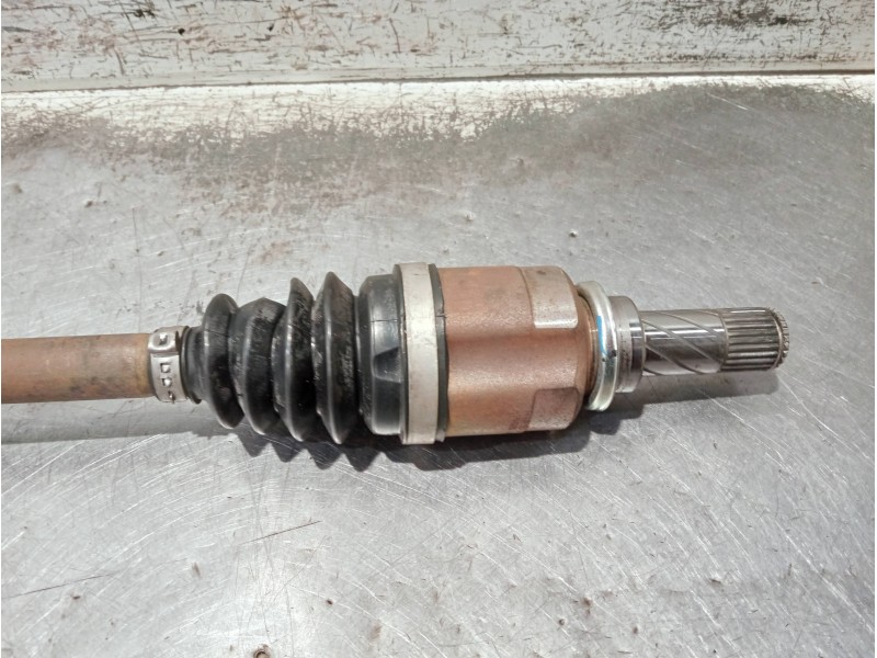 Recambio de transmision delantera derecha para dacia sandero referencia OEM IAM 391009206R  