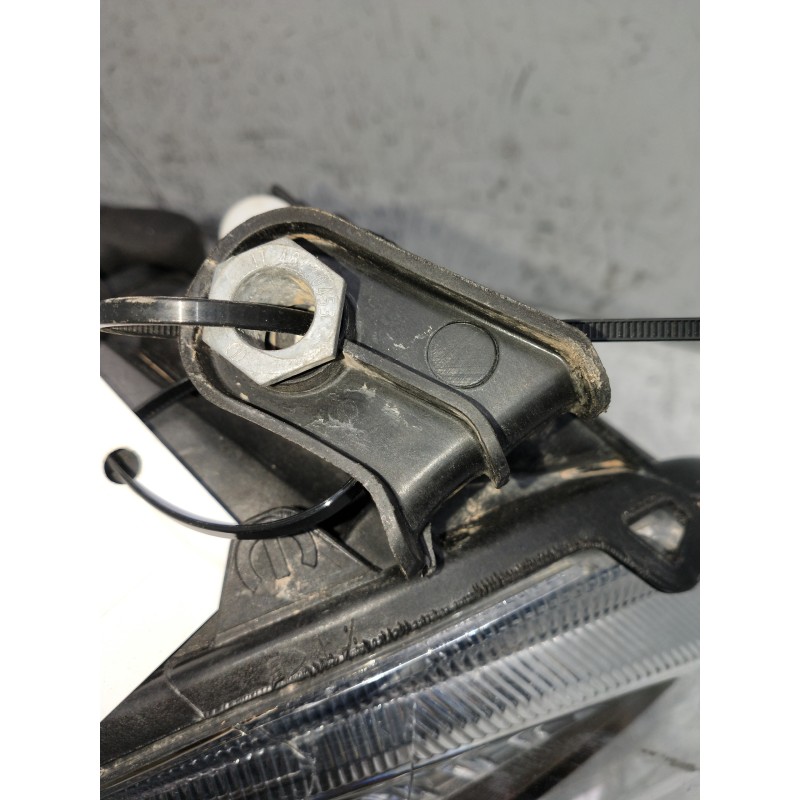 Recambio de faro derecho para fiat 500 312 1.0 hybrid referencia OEM IAM 81538002 PATILLAS ROTAS MIRAR FOTOS