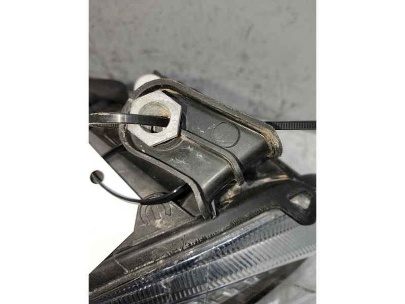 Recambio de faro derecho para fiat 500 312 1.0 hybrid referencia OEM IAM 81538002 PATILLAS ROTAS MIRAR FOTOS