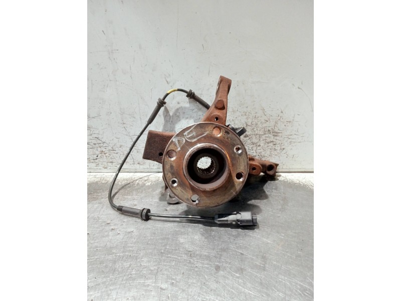 Recambio de mangueta delantera derecha para dacia sandero referencia OEM IAM   