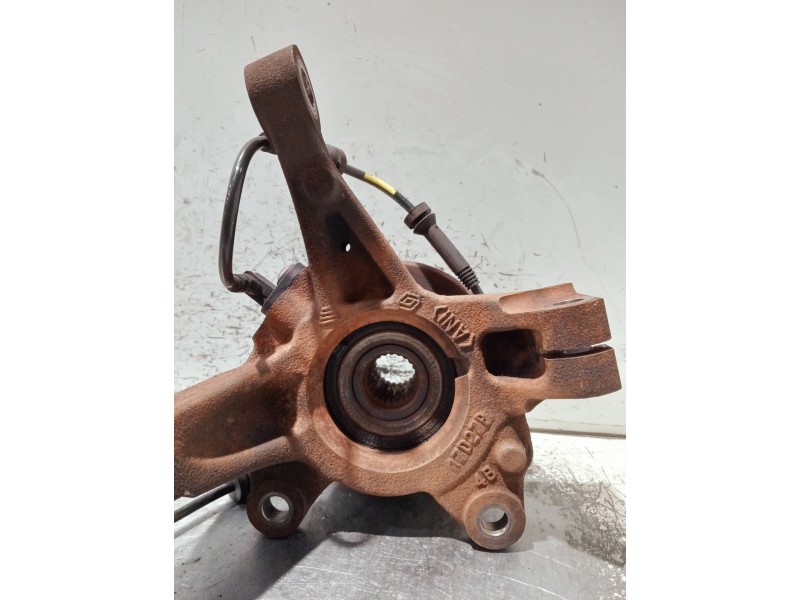 Recambio de mangueta delantera derecha para dacia sandero referencia OEM IAM   