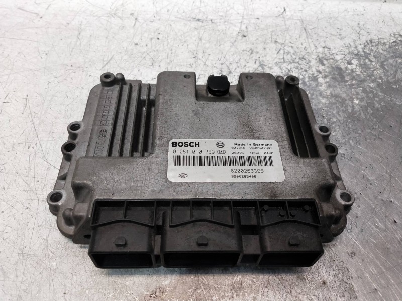 Recambio de centralita motor uce para renault megane ii berlina 5p referencia OEM IAM 0281010769 8200263396 