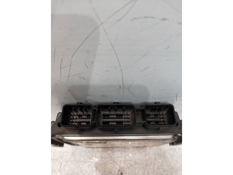 Recambio de centralita motor uce para renault megane ii berlina 5p referencia OEM IAM 0281010769 8200263396 