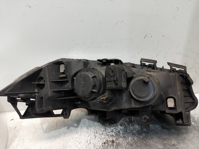 Recambio de faro izquierdo para renault megane ii berlina 5p referencia OEM IAM   