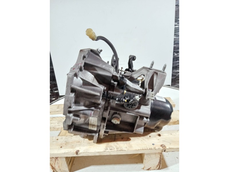 Recambio de caja cambios para dacia sandero referencia OEM IAM JH3372 5025016 5V