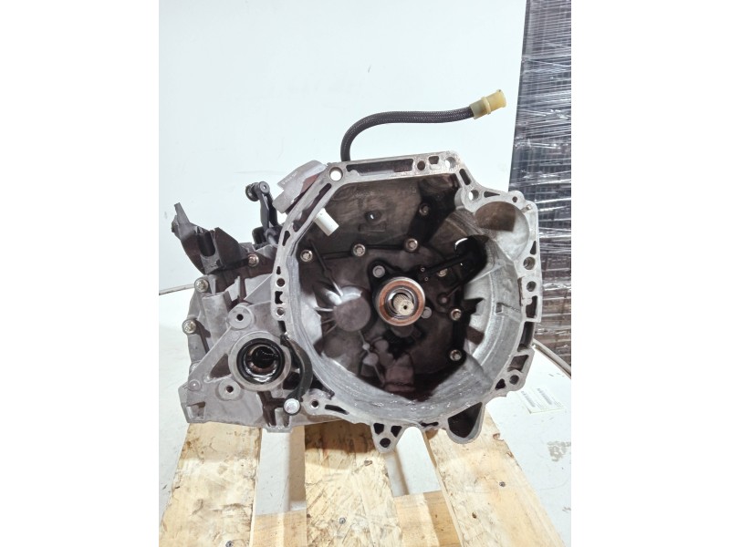 Recambio de caja cambios para dacia sandero referencia OEM IAM JH3372 5025016 5V