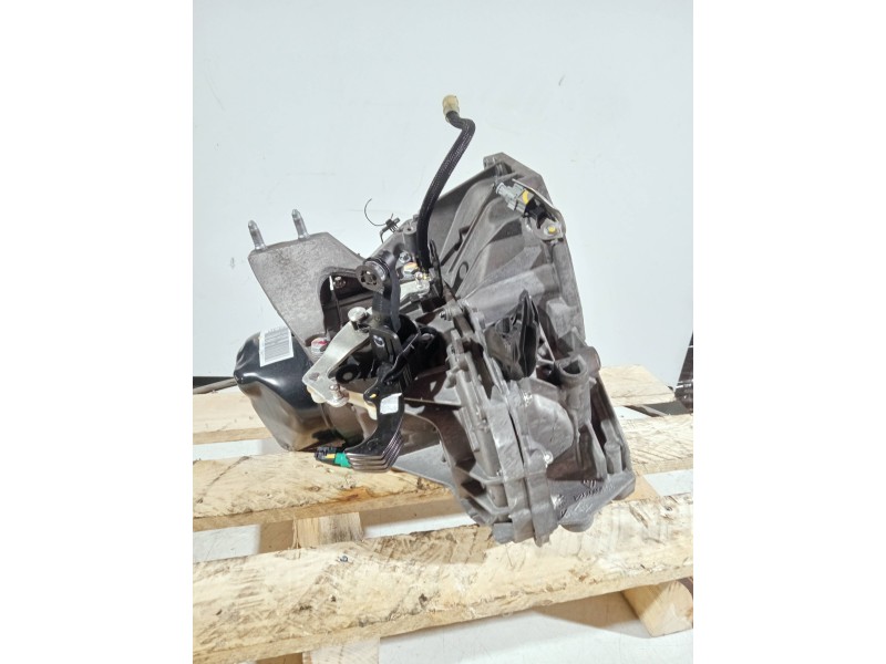 Recambio de caja cambios para dacia sandero referencia OEM IAM JH3372 5025016 5V