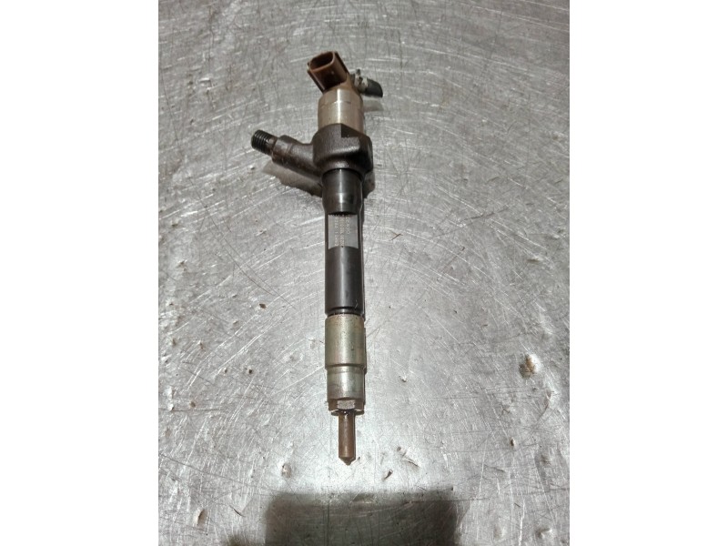 Recambio de inyector para mazda 3 lim. (bl) referencia OEM IAM 001008L00288 R2AA13H50 DENSO