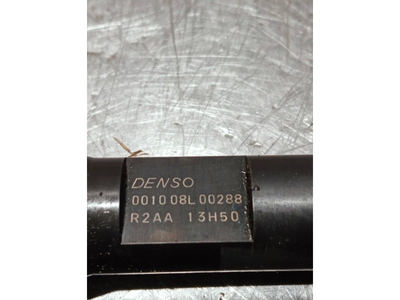 Recambio de inyector para mazda 3 lim. (bl) referencia OEM IAM 001008L00288 R2AA13H50 DENSO