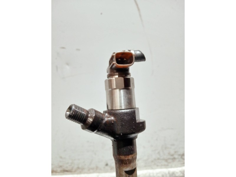 Recambio de inyector para mazda 3 lim. (bl) referencia OEM IAM   DENSO