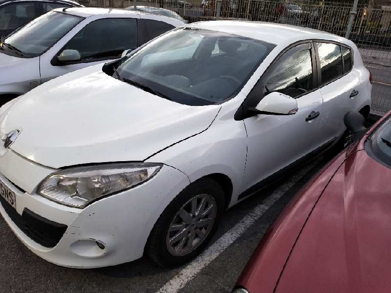 renault megane iii berlina 5 p del año 2009