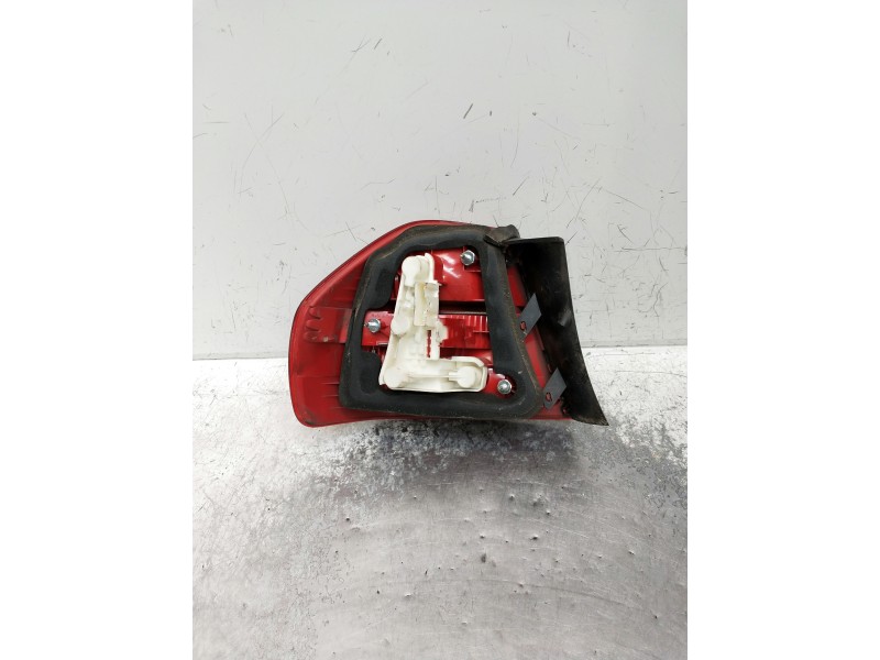 Recambio de piloto trasero derecho para bmw serie 3 berlina (e90) referencia OEM IAM 6937458  