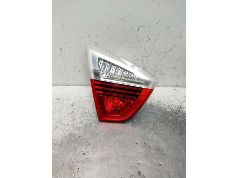 Recambio de piloto trasero izquierdo interior para bmw serie 3 berlina (e90) referencia OEM IAM 6937459  