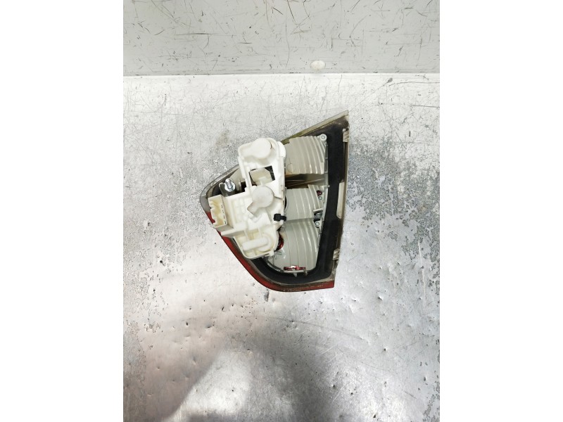 Recambio de piloto trasero izquierdo interior para bmw serie 3 berlina (e90) referencia OEM IAM 6937459  