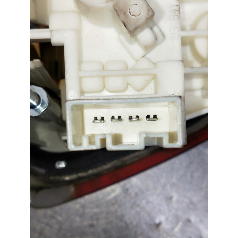 Recambio de piloto trasero izquierdo interior para bmw serie 3 berlina (e90) referencia OEM IAM 6937459  