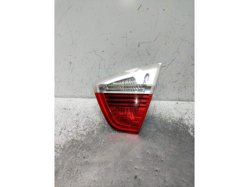 Recambio de piloto trasero derecho interior para bmw serie 3 berlina (e90) referencia OEM IAM 6937460  PORTA LÁMPARAS ROTO