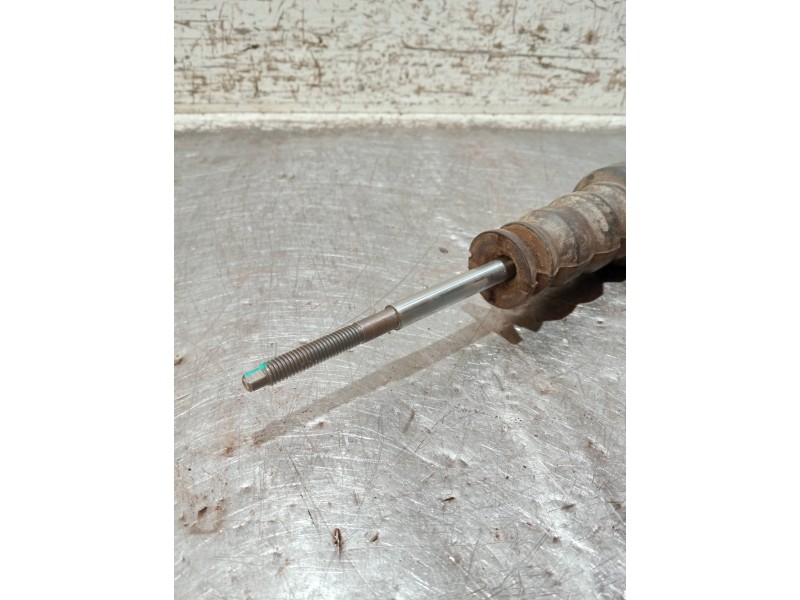 Recambio de amortiguador trasero izquierdo para dacia spring referencia OEM IAM 562103041R  