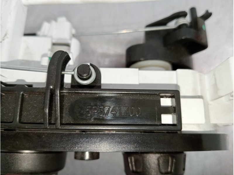 Recambio de mando calefaccion / aire acondicionado para dacia sandero referencia OEM IAM 5P3741700 5S4741000 