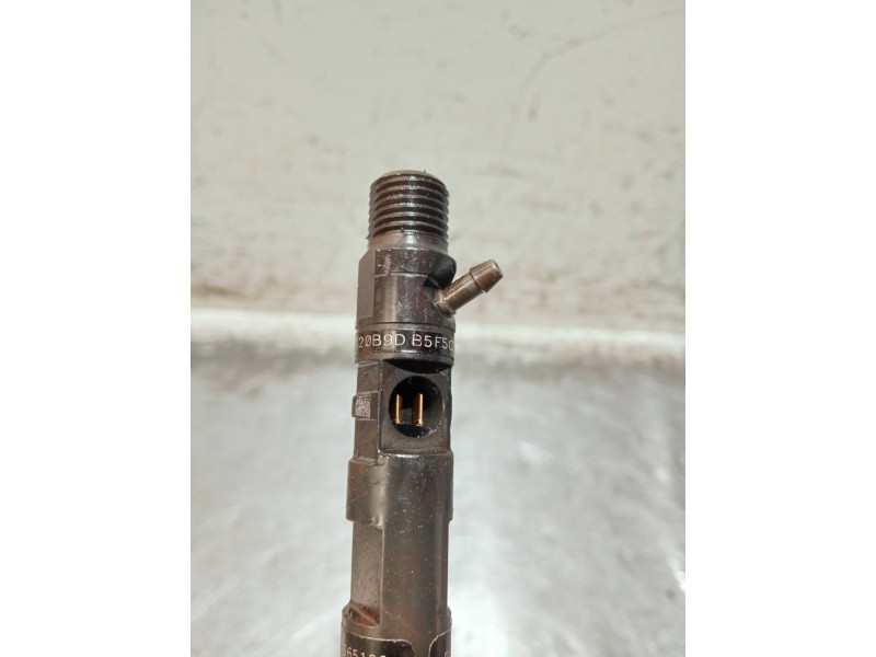 Recambio de inyector para renault scenic ii confort dynamique referencia OEM IAM 8200365186 8200049873 