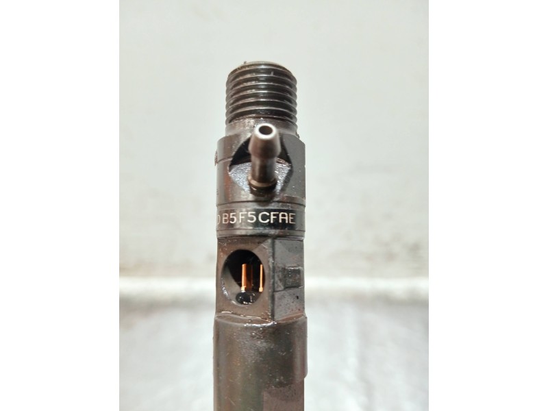 Recambio de inyector para renault scenic ii confort dynamique referencia OEM IAM 8200365186 8200049873 