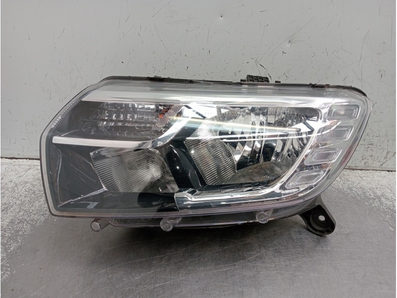 Recambio de faro izquierdo para dacia sandero referencia OEM IAM 260604218R  