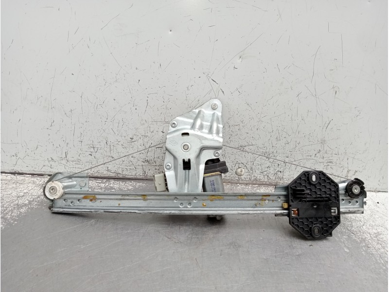 Recambio de elevalunas delantero izquierdo para dacia sandero referencia OEM IAM 807211440R  