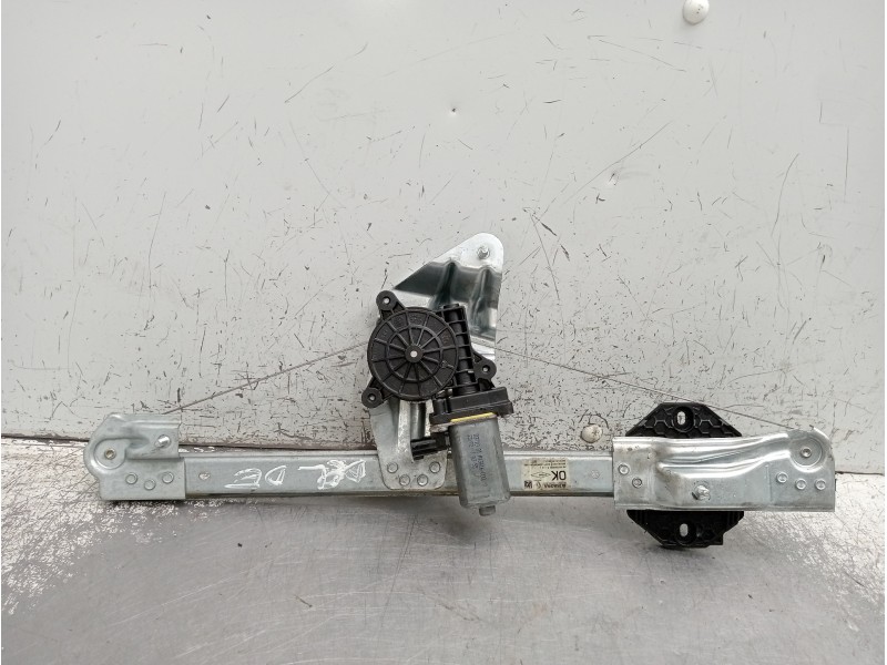 Recambio de elevalunas delantero derecho para dacia sandero referencia OEM IAM 807209299R  