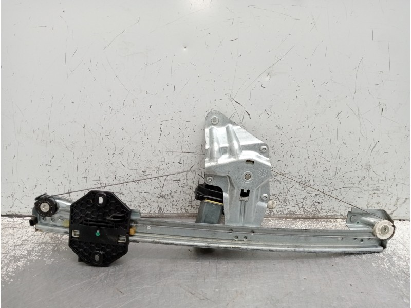 Recambio de elevalunas delantero derecho para dacia sandero referencia OEM IAM 807209299R  