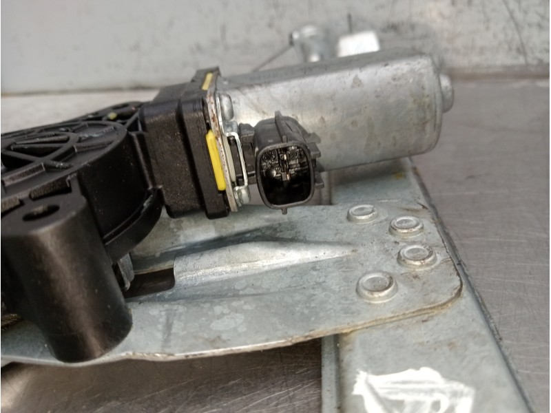 Recambio de elevalunas delantero derecho para dacia sandero referencia OEM IAM 807209299R  