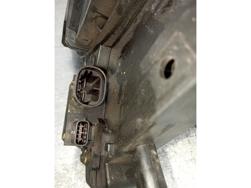 Recambio de electroventilador para dacia sandero referencia OEM IAM 8240636  