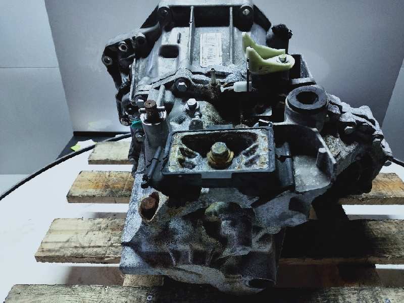 Recambio de caja cambios para renault megane iii berlina 5 p bose edition referencia OEM IAM ND4011 A032197 