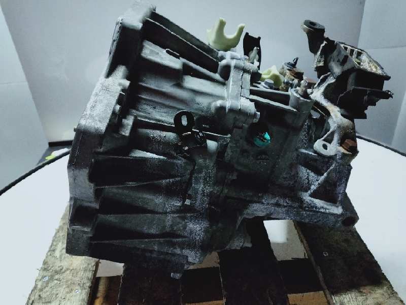 Recambio de caja cambios para renault megane iii berlina 5 p bose edition referencia OEM IAM ND4011 A032197 