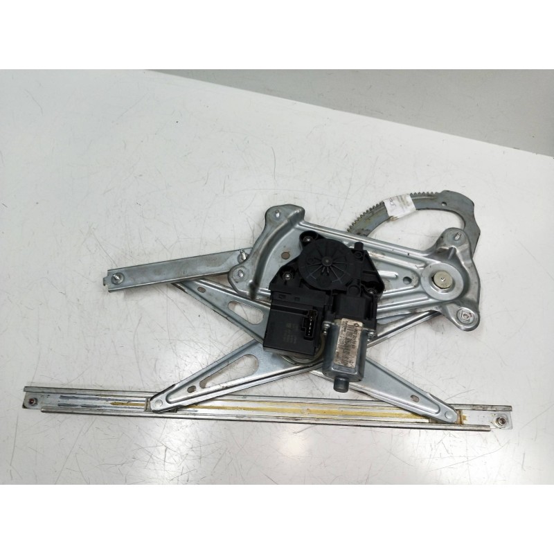 Recambio de elevalunas delantero derecho para renault megane iii berlina 5 p bose edition referencia OEM IAM 807301396R 80720315