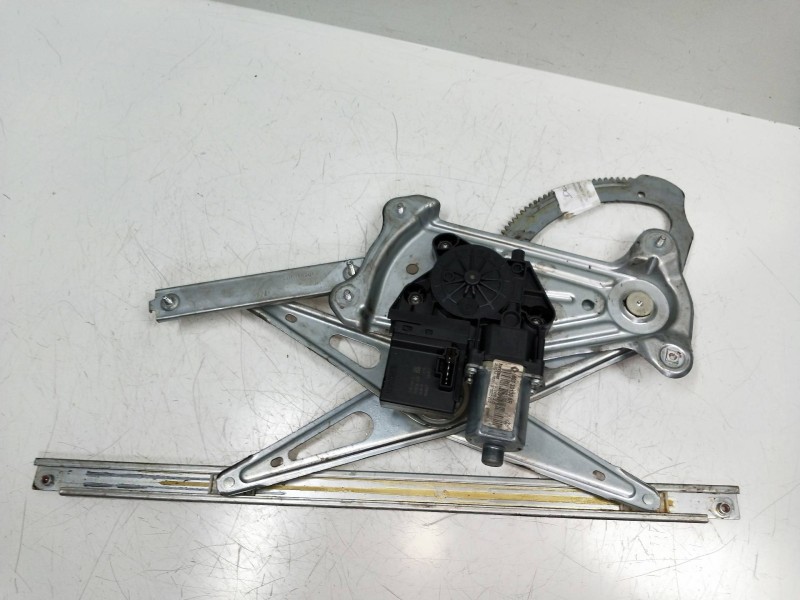 Recambio de elevalunas delantero derecho para renault megane iii berlina 5 p bose edition referencia OEM IAM 807301396R 80720315