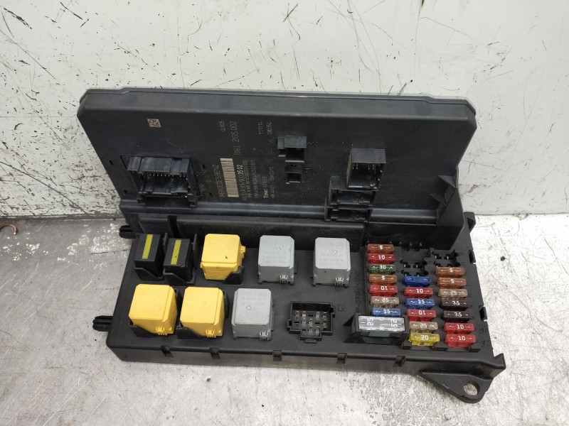 Recambio de caja reles / fusibles para mercedes sprinterii caja cerrada (desde 01.06) referencia OEM IAM A9069003502 A9069014500
