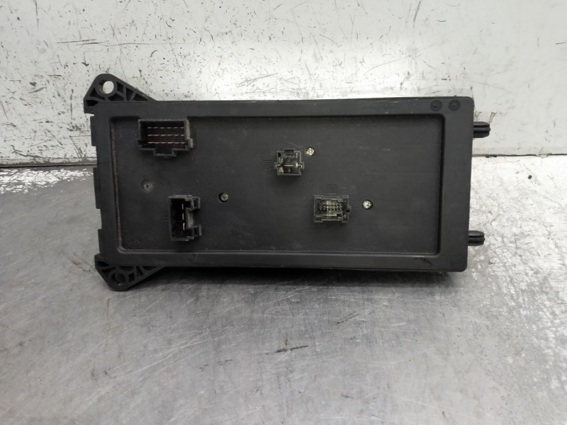 Recambio de caja reles / fusibles para mercedes sprinterii caja cerrada (desde 01.06) referencia OEM IAM A9069003502 A9069014500