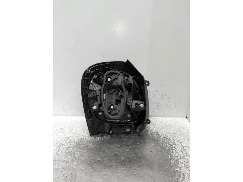 Recambio de piloto trasero derecho para smart forfour referencia OEM IAM 265502707R  