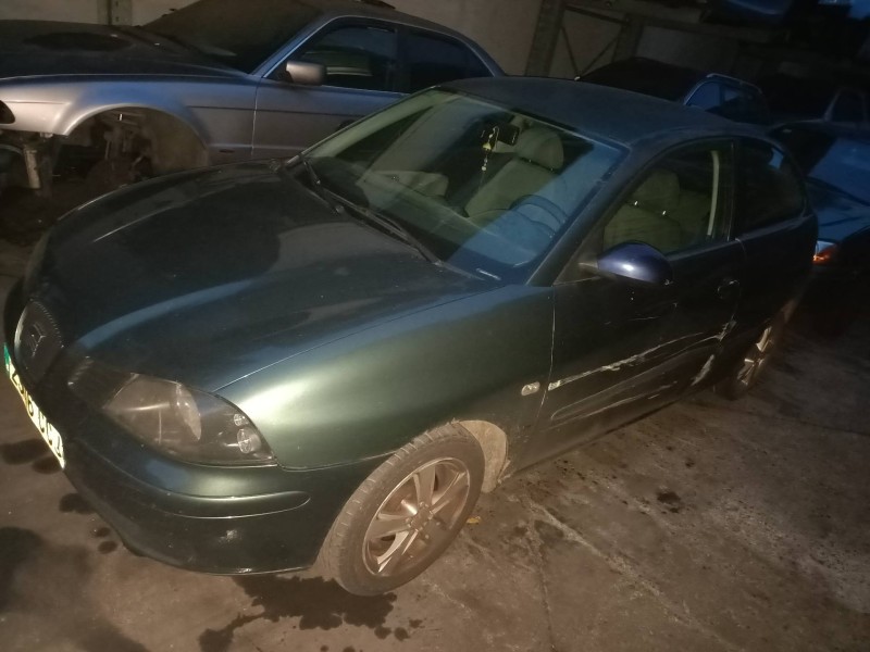 seat ibiza (6l1) del año 2002