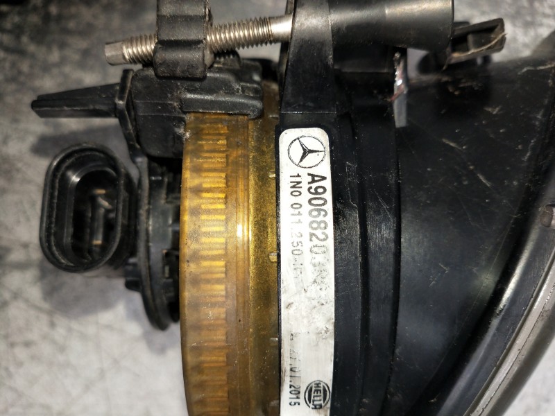 Recambio de faro antiniebla izquierdo para mercedes sprinterii caja cerrada (desde 01.06) referencia OEM IAM A906820389  