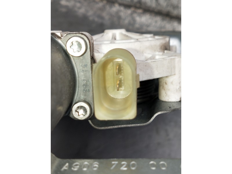 Recambio de elevalunas delantero izquierdo para mercedes sprinterii caja cerrada (desde 01.06) referencia OEM IAM A9067200046LH 