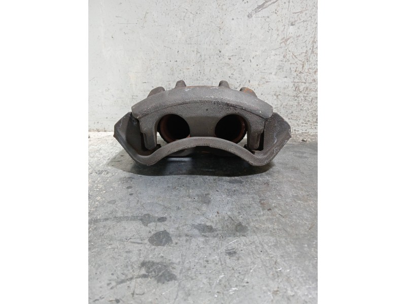 Recambio de pinza freno delantera derecha para nissan cabstar 09.06 referencia OEM IAM   