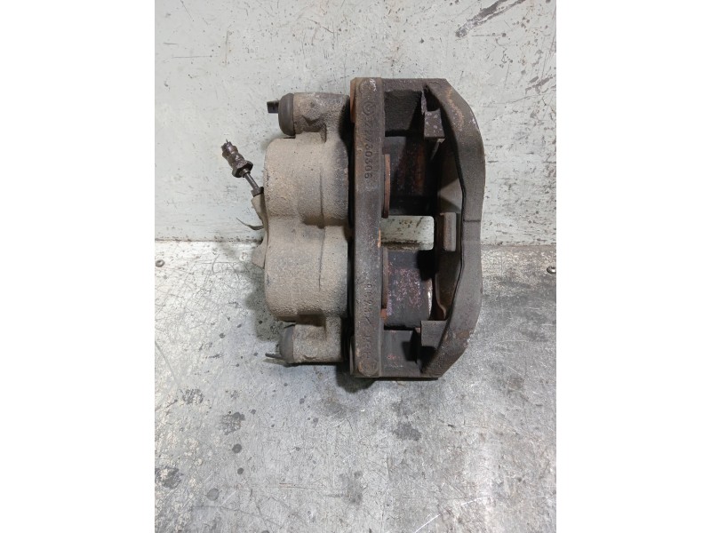 Recambio de pinza freno delantera derecha para nissan cabstar 09.06 referencia OEM IAM   