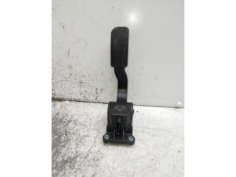 Recambio de potenciometro pedal para mercedes sprinterii caja cerrada (desde 01.06) referencia OEM IAM 0280755023 A9063000404 A0